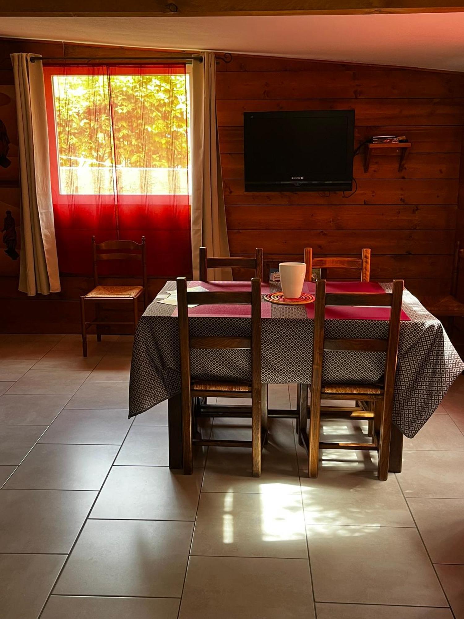 Gite De Haute Saintonge A Crazannes Экстерьер фото